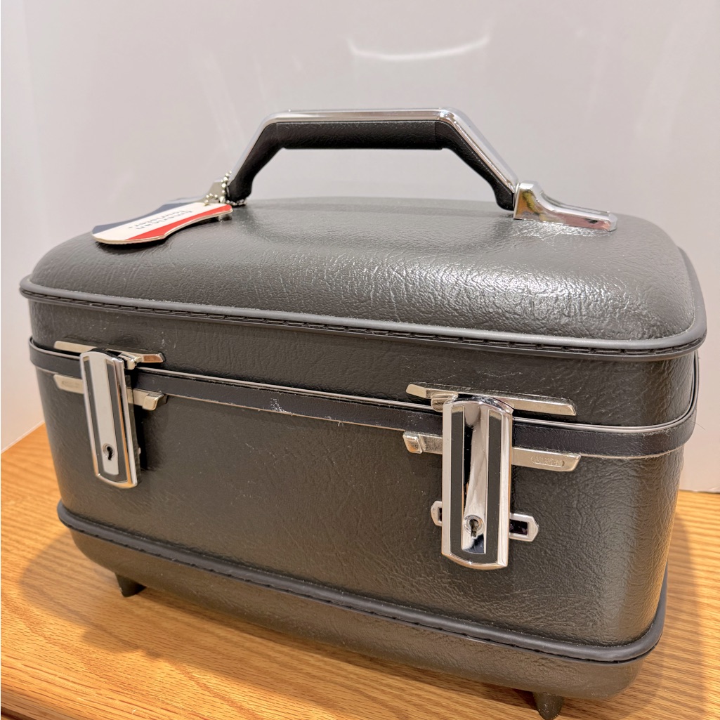 American Tourister Black Travel Train Case With Silver Hardware